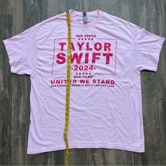 Taylor Swift 2024 Pink United We Stand Short Sleeves T Shirt Swiffies Size XL - Picture 9 of 9